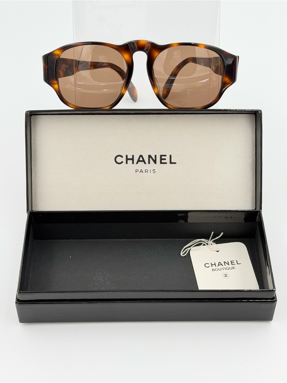Chanel Tortoiseshell Sunglasses - Brown Lenses w/Box and Authenticate First COA